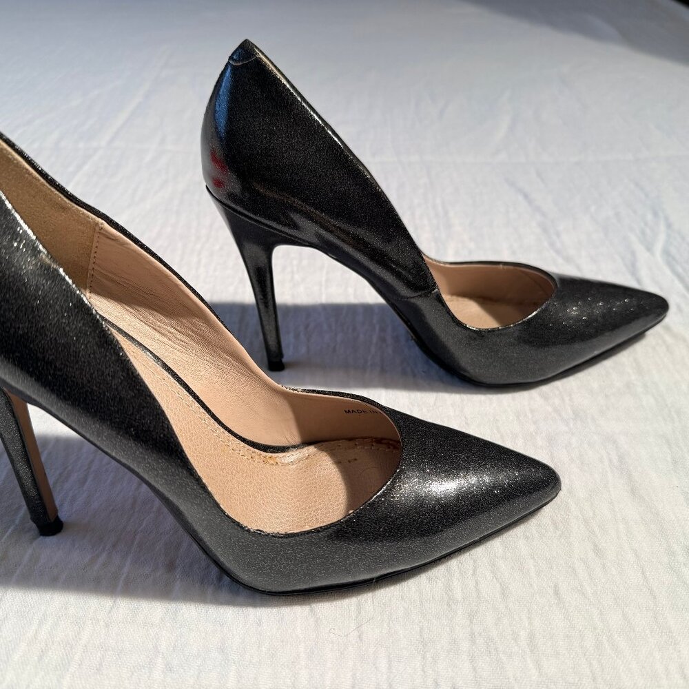 Charles by Charles David Pact Dress Pump in Black Glitter | Size 6.5 | Like New